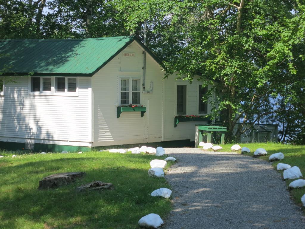 Birch Cliff Lodge On Baptiste Lake Highland Grove Ruang foto
