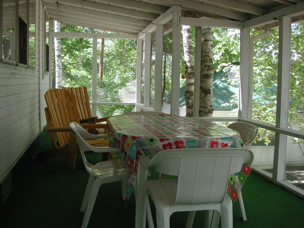 Birch Cliff Lodge On Baptiste Lake Highland Grove Ruang foto