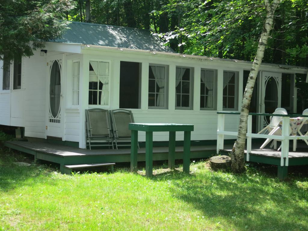 Birch Cliff Lodge On Baptiste Lake Highland Grove Ruang foto
