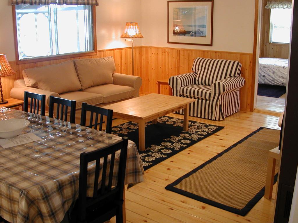 Birch Cliff Lodge On Baptiste Lake Highland Grove Ruang foto