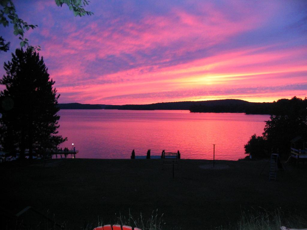 Birch Cliff Lodge On Baptiste Lake Highland Grove Bagian luar foto