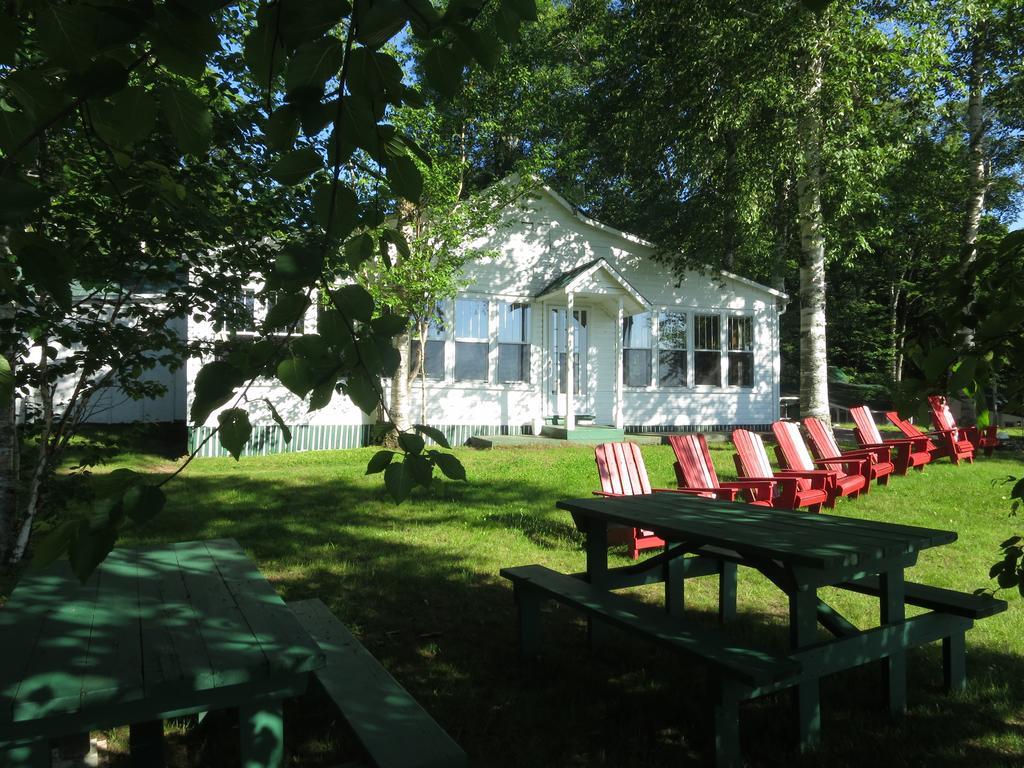 Birch Cliff Lodge On Baptiste Lake Highland Grove Bagian luar foto