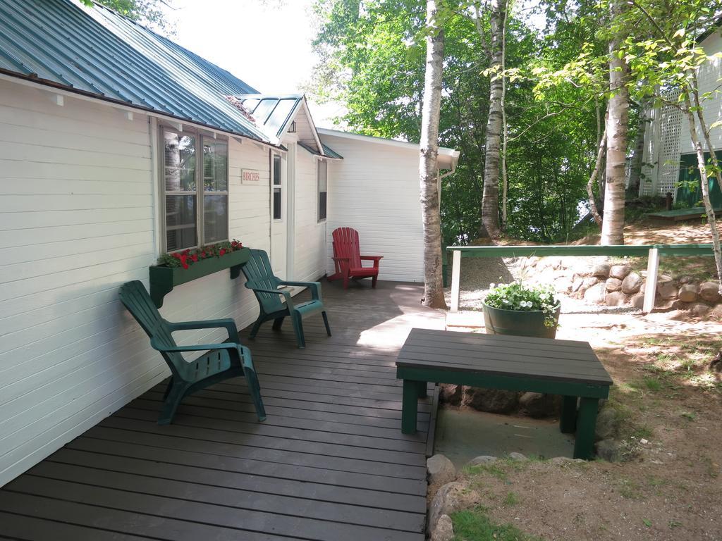 Birch Cliff Lodge On Baptiste Lake Highland Grove Bagian luar foto
