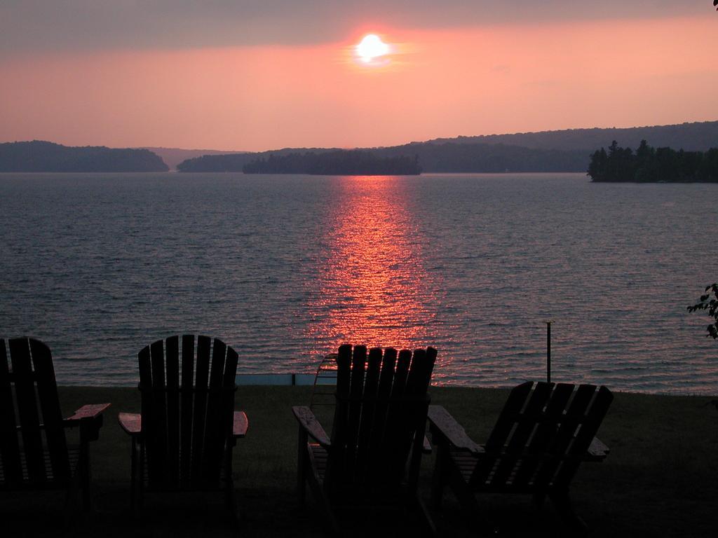 Birch Cliff Lodge On Baptiste Lake Highland Grove Bagian luar foto