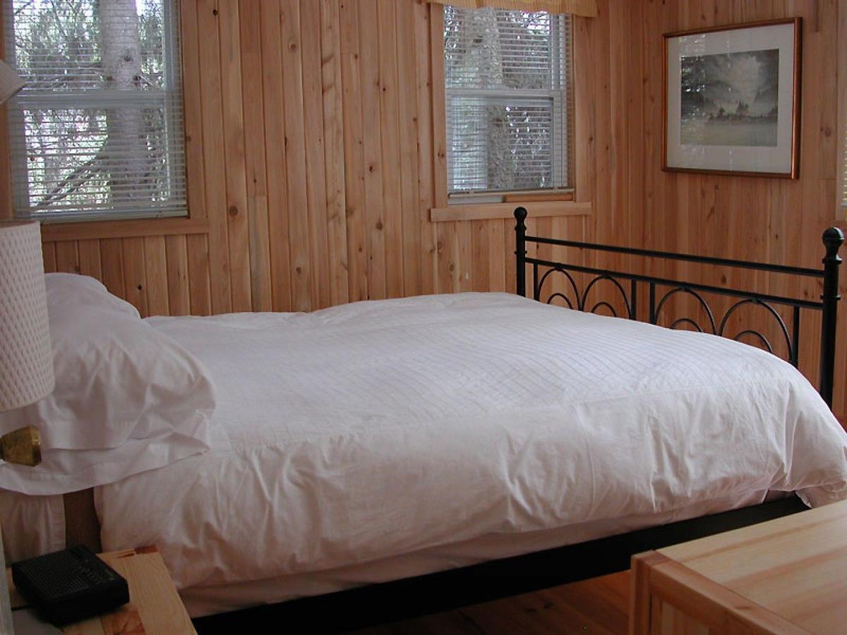 Birch Cliff Lodge On Baptiste Lake Highland Grove Bagian luar foto
