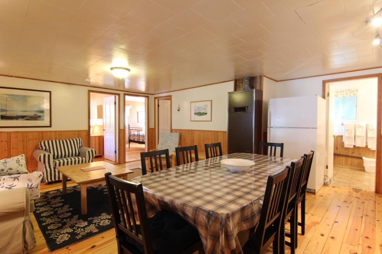 Birch Cliff Lodge On Baptiste Lake Highland Grove Bagian luar foto