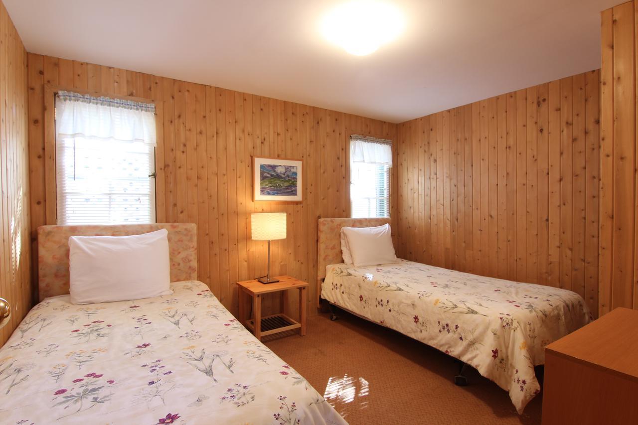 Birch Cliff Lodge On Baptiste Lake Highland Grove Bagian luar foto