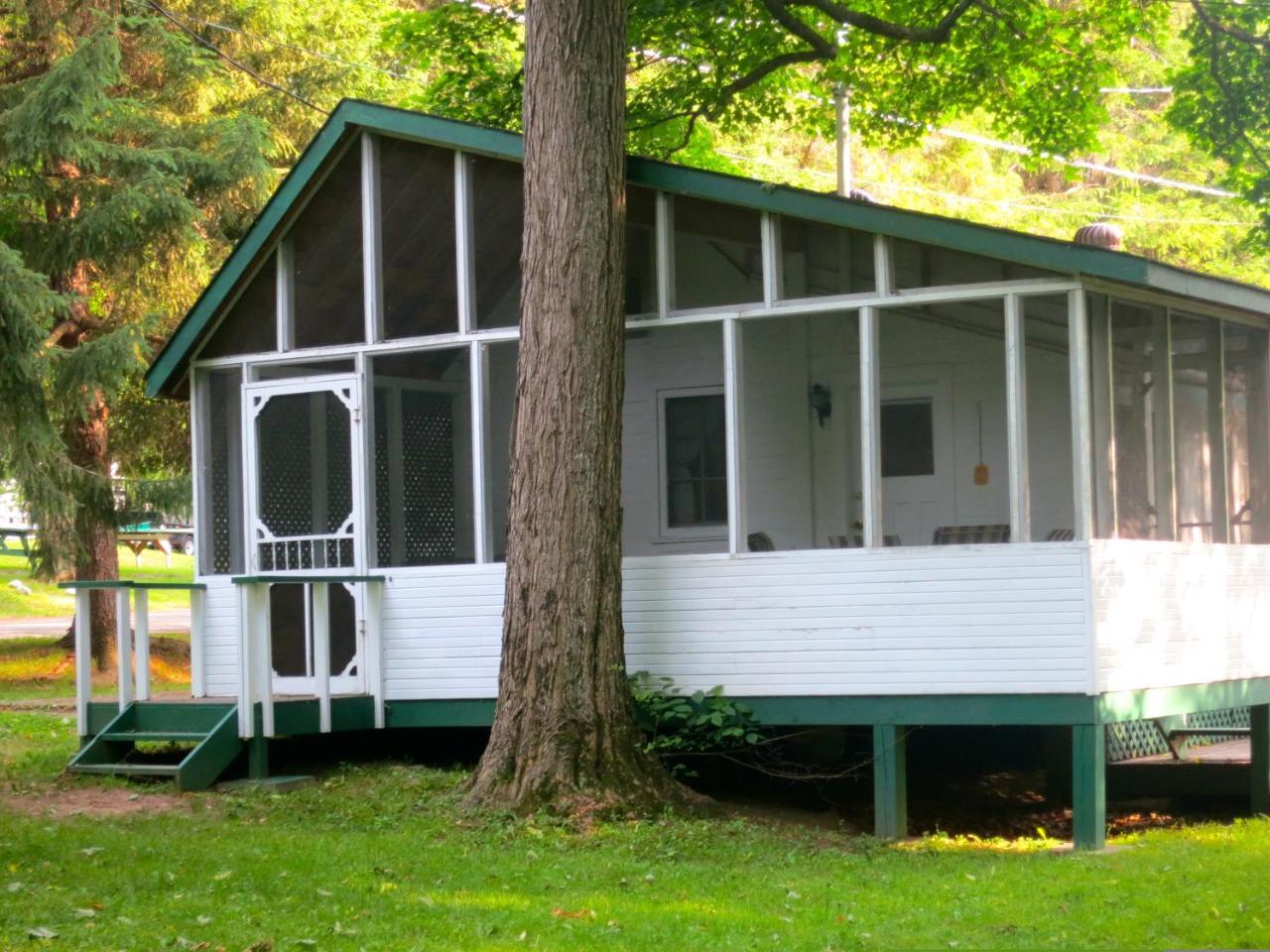 Birch Cliff Lodge On Baptiste Lake Highland Grove Bagian luar foto